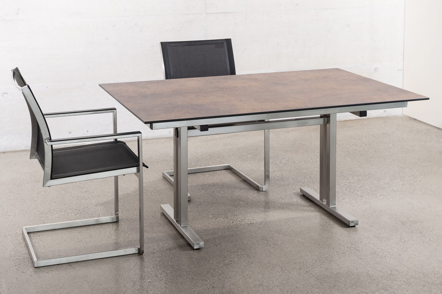 Tisch mit Stühlen, modernes Design